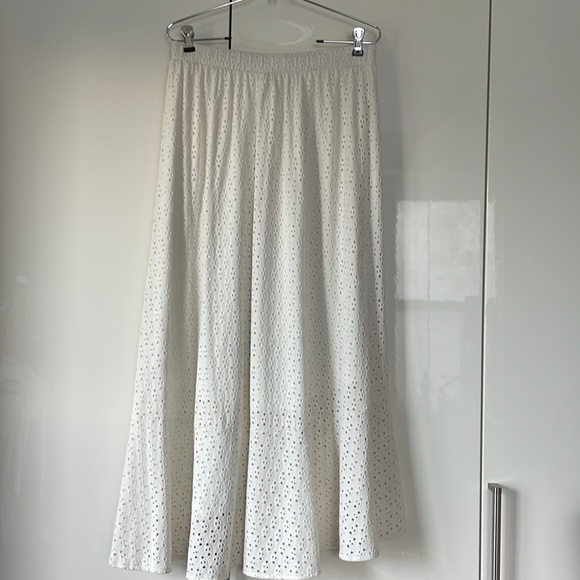 Lane Bryant Skirt in White Size-10/12 - Picture 8 of 14